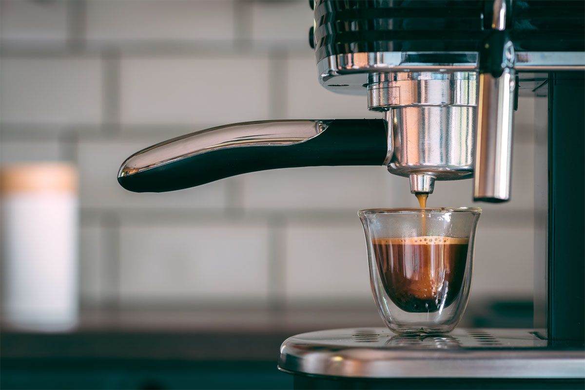 Macchina caffè espresso automatica o manuale? Quale scegliere?