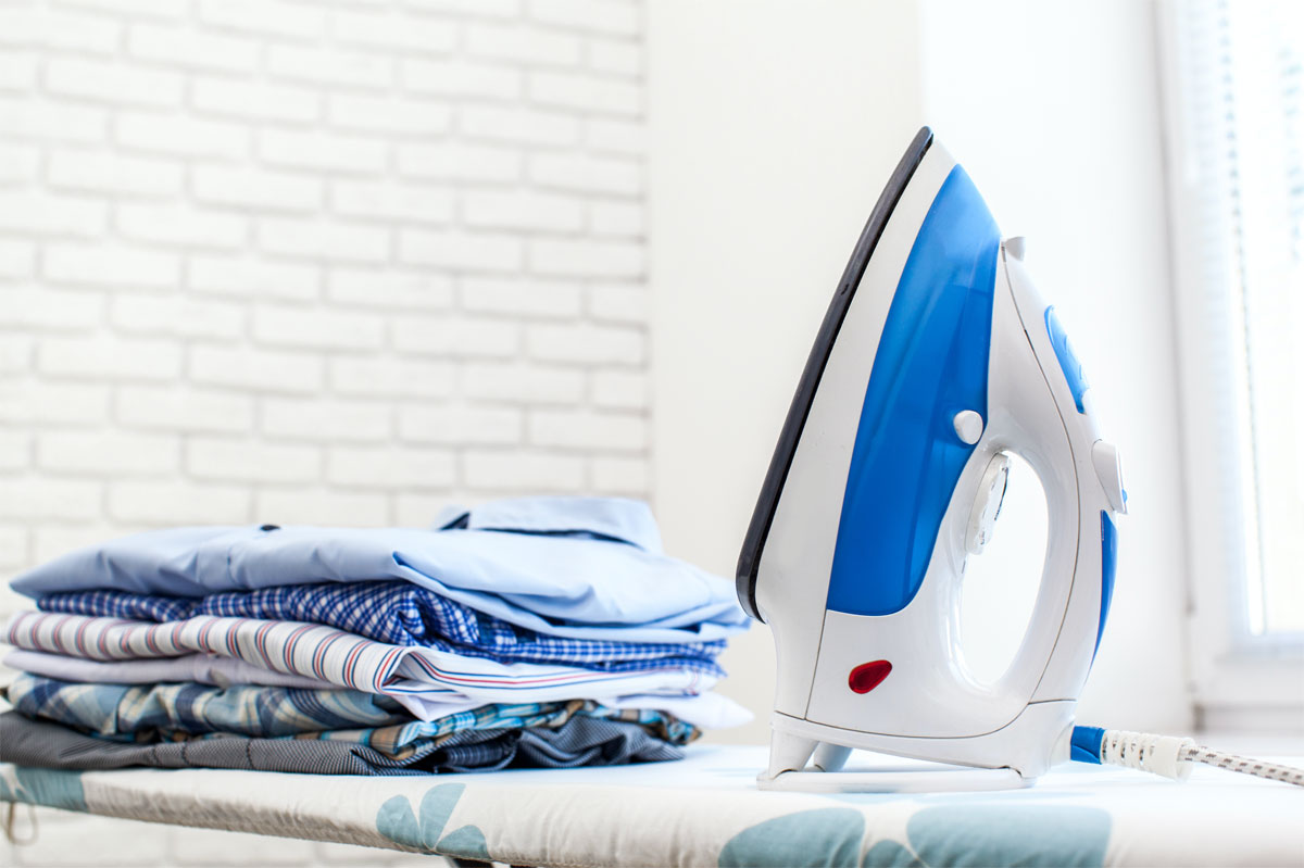 Ironing clothes with steam фото 73
